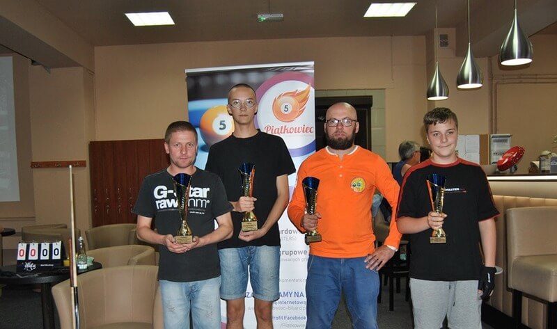 Na zdjęciu finaliści turnieju ( fot.fanpage klubu bilardowego Bila w Tarnowie ) Finaliści turnieju